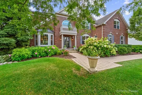 3511 Tournament Dr, Elgin, IL 60124