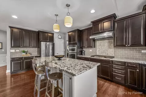 Kitchen - 3511 Tournament Dr, Elgin, IL 60124 photo 2 of 5