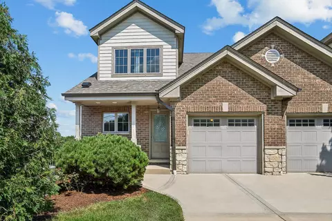 851 E Illinois St, Lemont, IL 60439