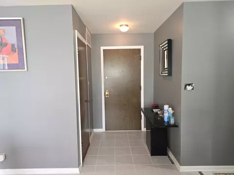 Entry Way - 7 E Carriageway Dr #206, Hazel Crest, IL 60429 photo 2 of 2