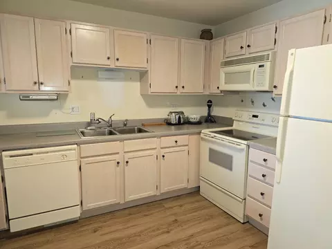 Kitchen - 7 E Carriageway Dr #206, Hazel Crest, IL 60429 photo 1 of 2