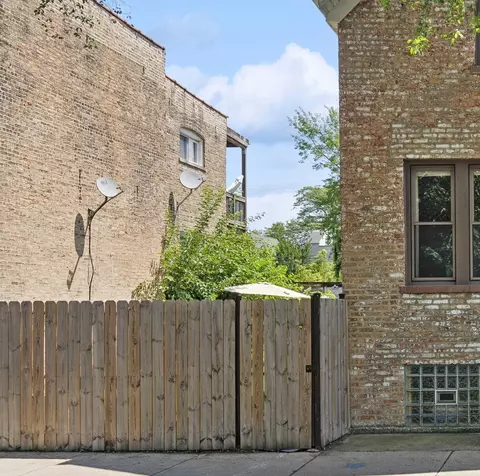 1811 N Whipple St, Chicago, IL 60647