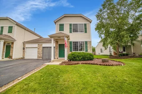 1310 Kettleson Dr, Minooka, IL 60447