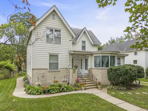 428 S California St, Sycamore, IL 60178