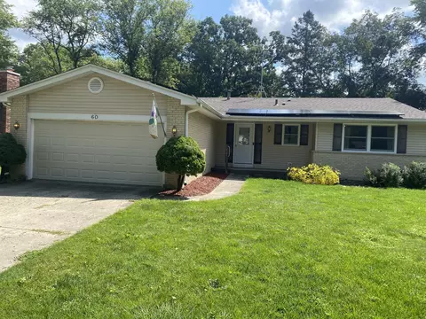 60 Sycamore Ln, Crystal Lake, IL 60014