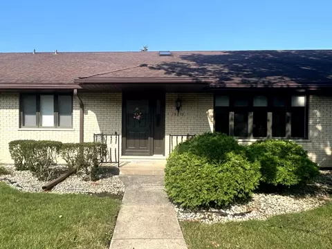 15613 Orange Blossom Dr, Orland Park, IL 60462
