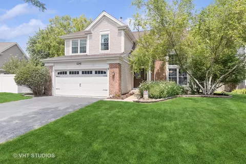 1241 Pennsbury Ln, Aurora, IL 60502