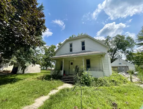 211 N Hickory St, Wenona, IL 61377