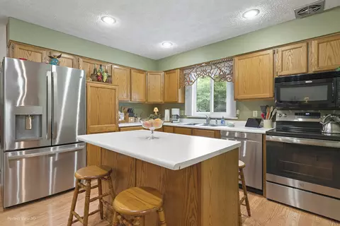 Kitchen - 849 E North St, Morris, IL 60450 photo 2 of 3