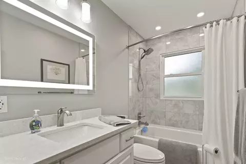 Bath - 849 E North St, Morris, IL 60450 photo 1 of 1