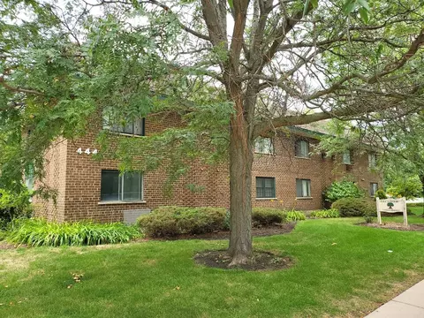 444 S Spring Rd #17, Elmhurst, IL 60126