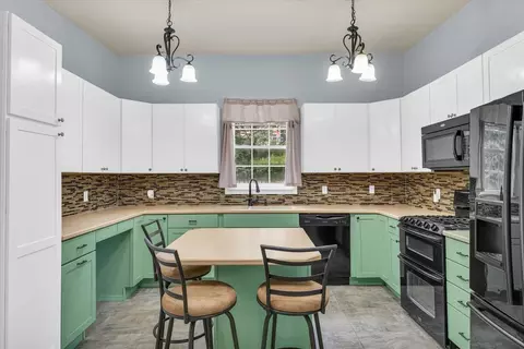 Kitchen - 206 E Daggy St, Tuscola, IL 61953 photo 3 of 6