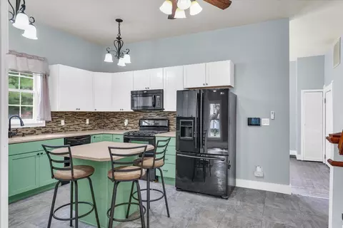 Kitchen - 206 E Daggy St, Tuscola, IL 61953 photo 1 of 6