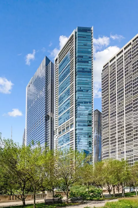 340 E Randolph St #3005, Chicago, IL 60601