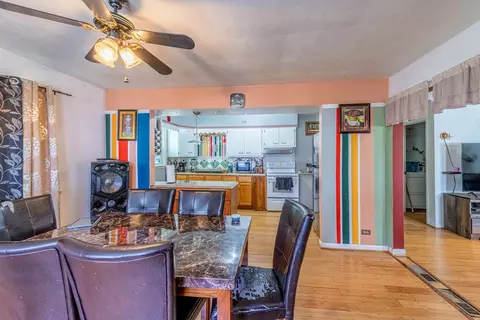 Dining - 443 Jefferson Ave, Elgin, IL 60120 photo 1 of 2