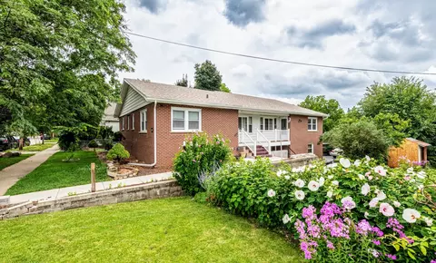 443 Jefferson Ave, Elgin, IL 60120