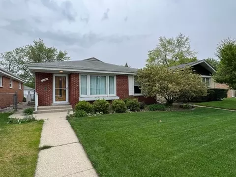 5349 W Greenleaf St, Skokie, IL 60077