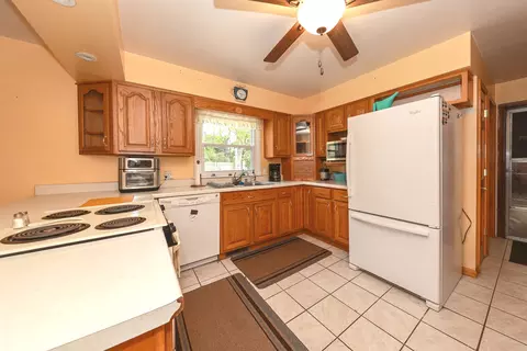 520 Johnson Ave, Morris, IL 60450 photo 2