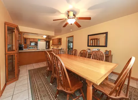 520 Johnson Ave, Morris, IL 60450 photo 4