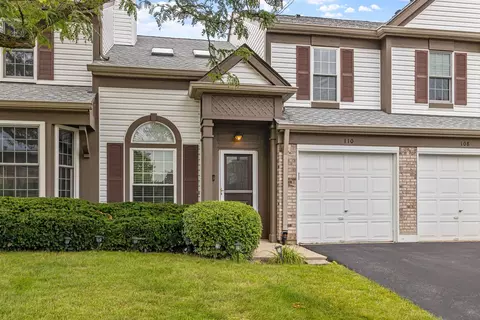 110 W 67th St, Westmont, IL 60559