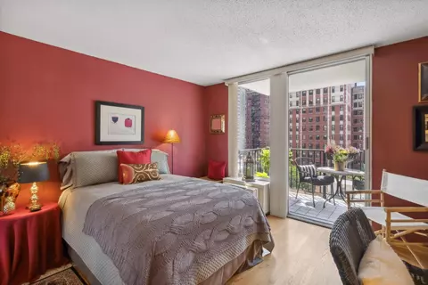 71 E Division St #906, Chicago, IL 60610 photo 11