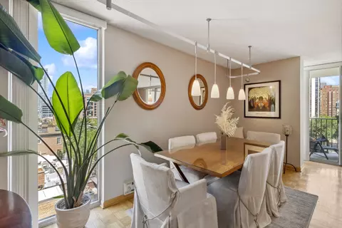 71 E Division St #906, Chicago, IL 60610 photo 5