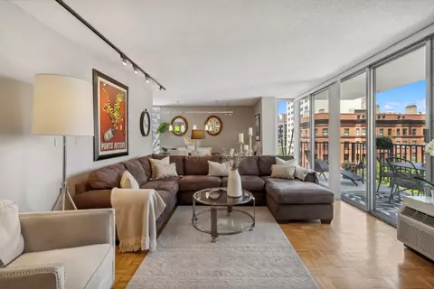 71 E Division St #906, Chicago, IL 60610 photo 6