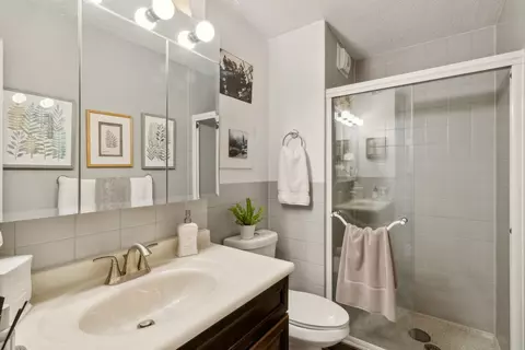 71 E Division St #906, Chicago, IL 60610 photo 10