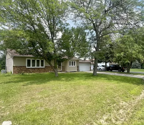 409 Arrowhead Dr, Shorewood, IL 60404
