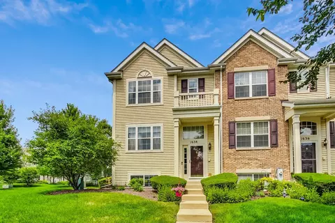 1638 Windward Dr, Pingree Grove, IL 60140