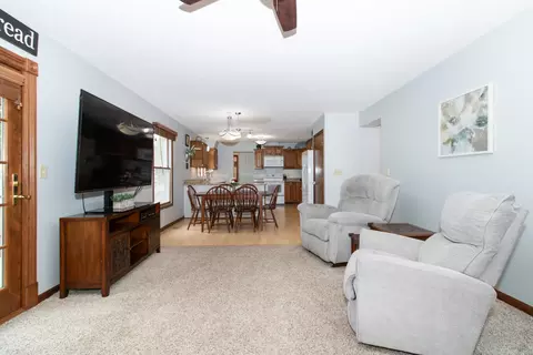 33 Harbor Pointe Cir, Bloomington, IL 61704 photo 15