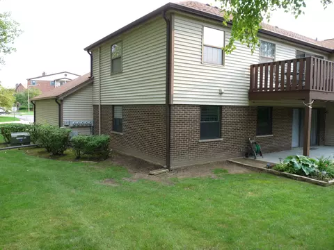 602 Hapsfield Ln #2D1, Buffalo Grove, IL 60089