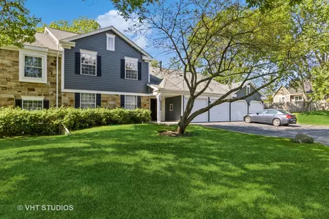 36 Waterbury Ln #N2, Schaumburg, IL 60193