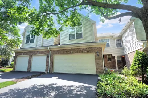 1729 Brookwood Rd #1729, Lisle, IL 60532