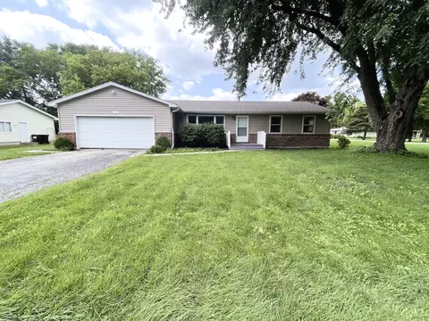 1719 Flower St, Mchenry, IL 60050