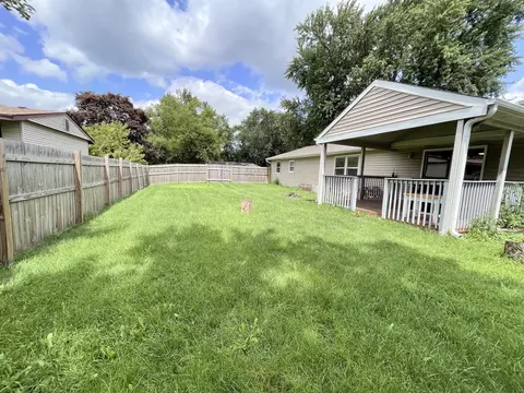 1719 Flower St, Mchenry, IL 60050 photo 4
