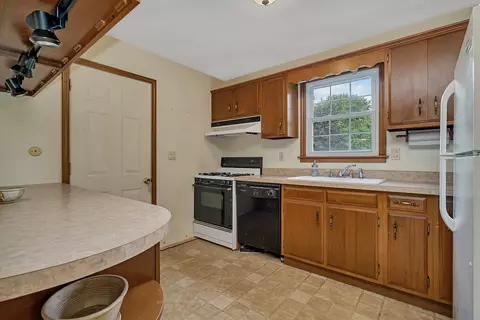 1359 N Samara Ave, Kankakee, IL 60901 photo 2