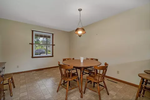 1359 N Samara Ave, Kankakee, IL 60901 photo 6