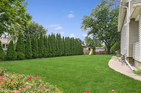 Exterior - 412 Moseley St, Elgin, IL 60123 photo 6 of 6