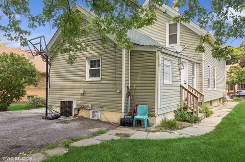 Exterior - 412 Moseley St, Elgin, IL 60123 photo 4 of 6