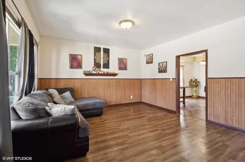 Living - 412 Moseley St, Elgin, IL 60123 photo 1 of 2