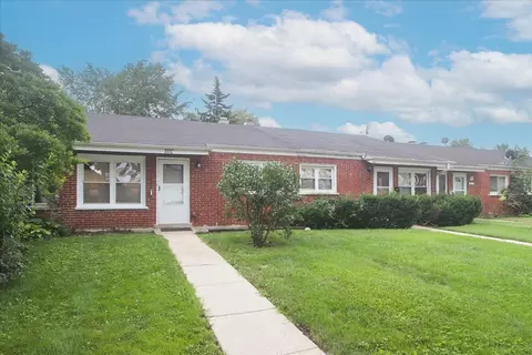 711 Dulles Rd #C, Des Plaines, IL 60016