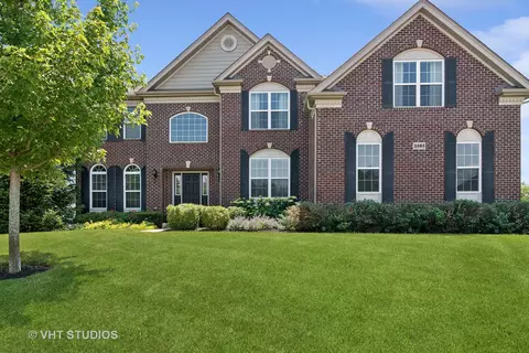 3585 Tournament Dr, Elgin, IL 60124