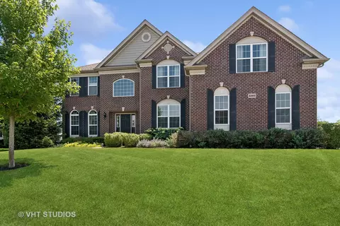 Exterior - 3585 Tournament Dr, Elgin, IL 60124 photo 3 of 7
