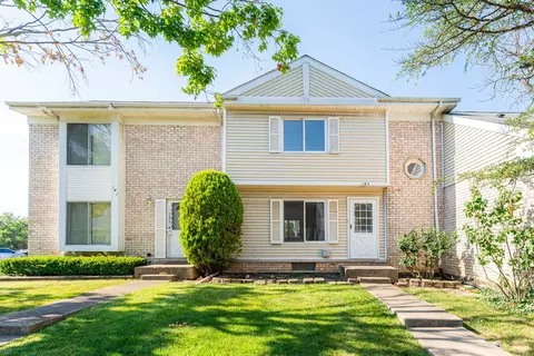 143 Somerset Ln #143, Bolingbrook, IL 60440