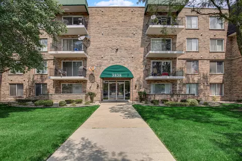 3838 W 111th St #401, Chicago, IL 60655