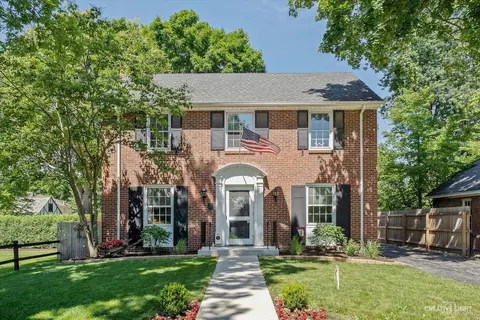 13 S Calumet Ave, Aurora, IL 60506