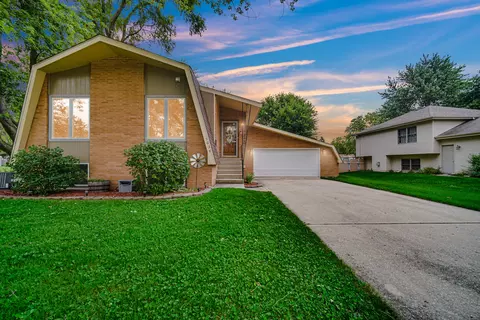 5638 W Court St, Monee, IL 60449