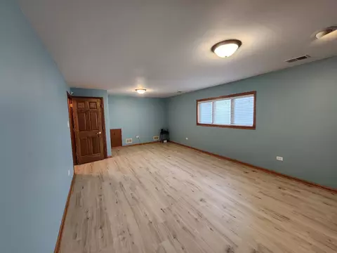 8304 S 77th Ct, Bridgeview, IL 60455 photo 18
