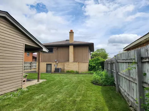 8304 S 77th Ct, Bridgeview, IL 60455 photo 26